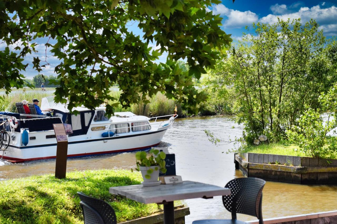 Chalet Met Loft - Vakantiepark De Schreiershoek Dokkum Exteriör bild